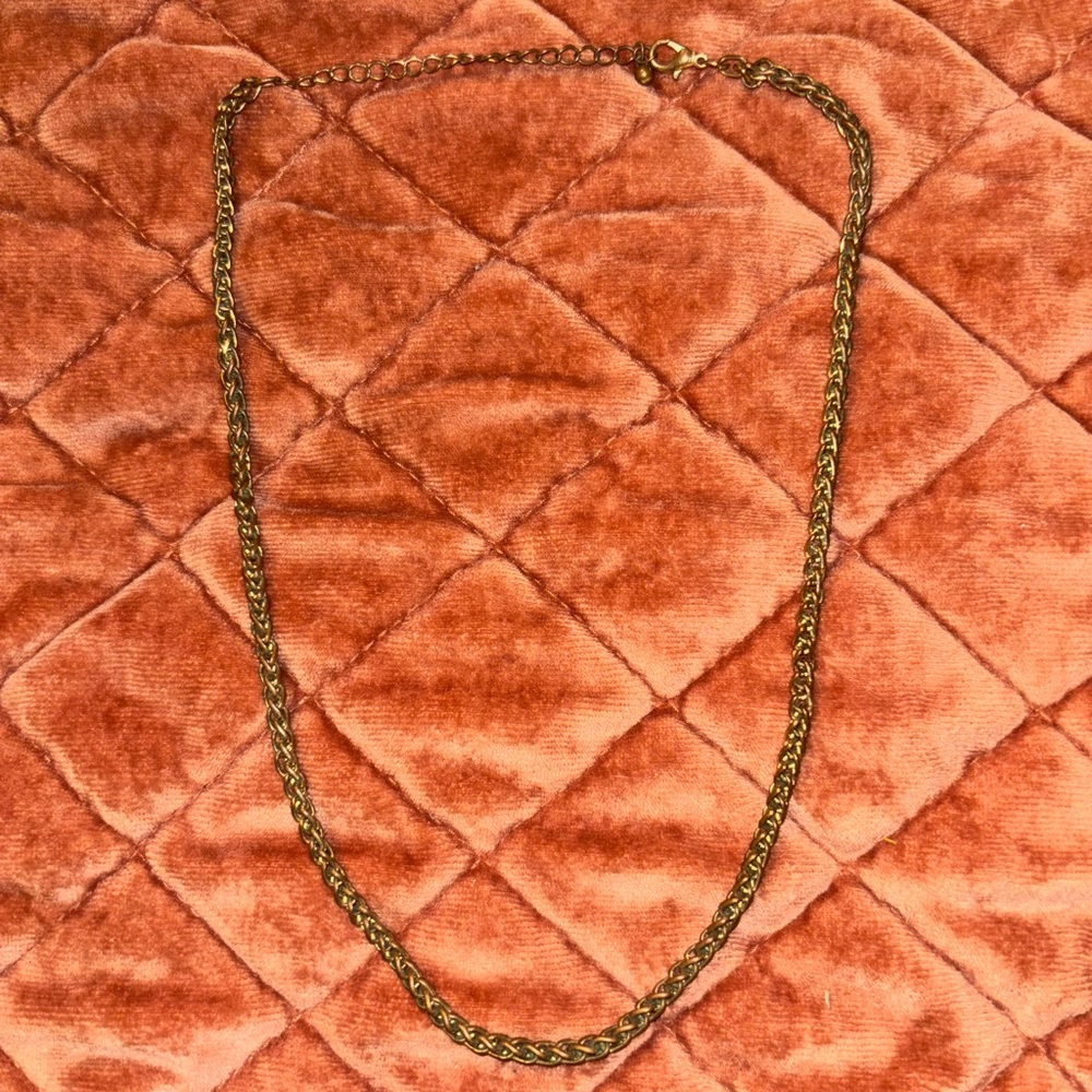 Women’s vintage chain necklace